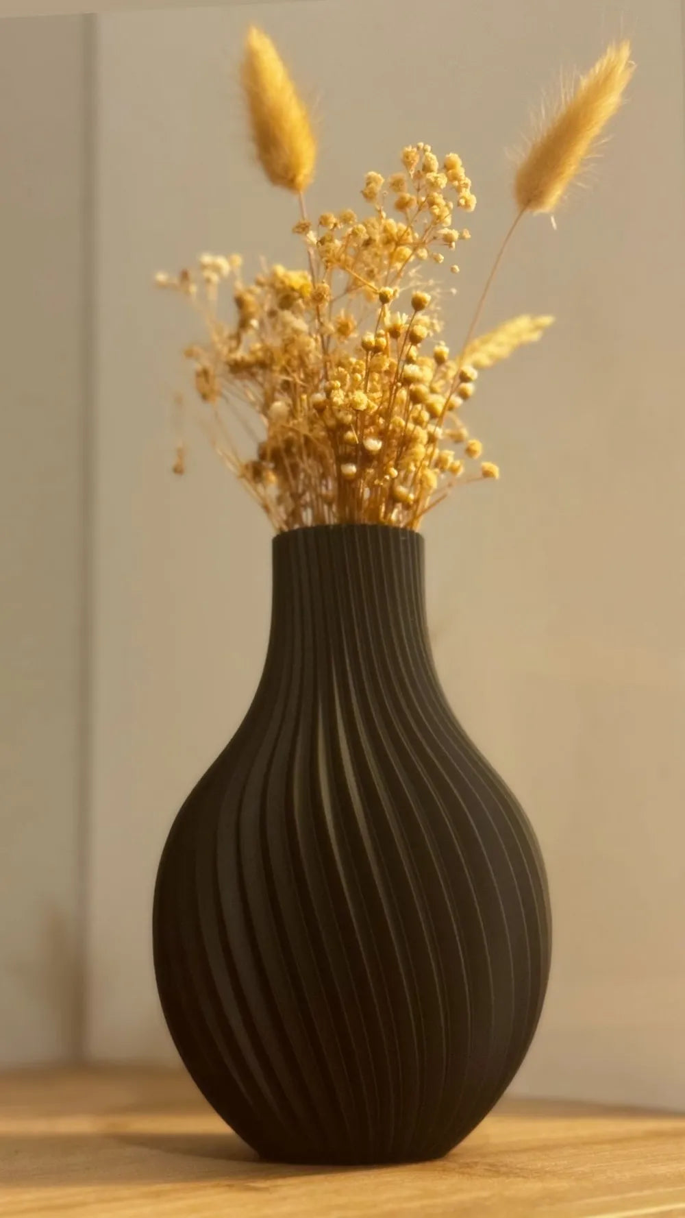 Stripet spiral vase