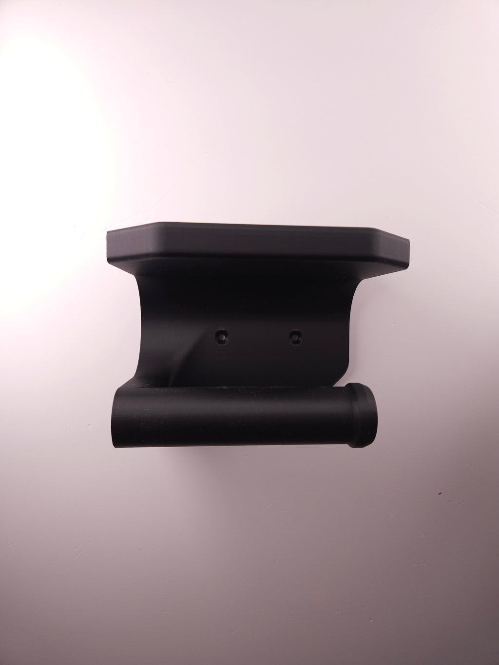 Minimalistisk Toalettpapirholder med Hylle – Moderne Skandinavisk Design